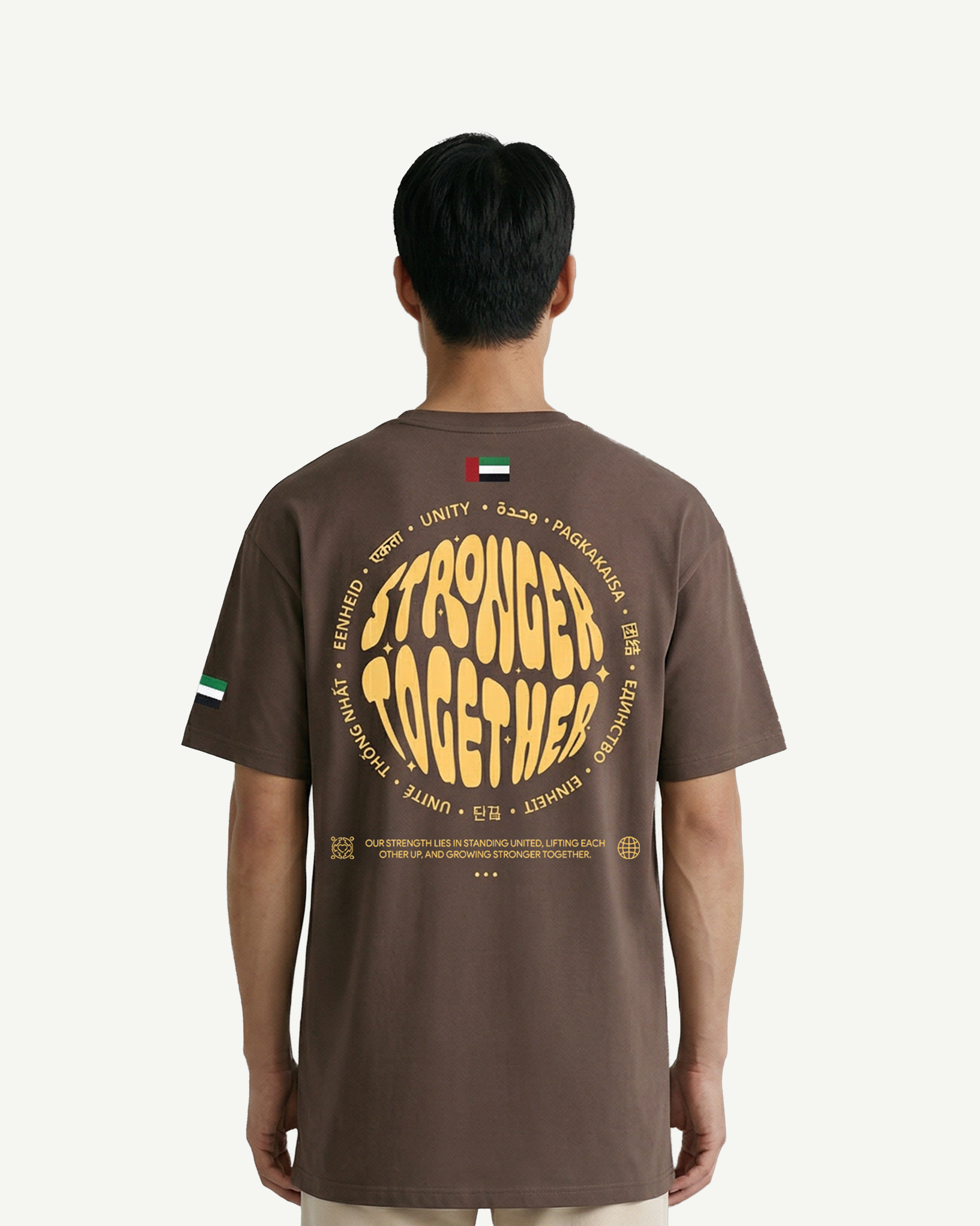 تي شيرت جرافيك للرجال من جلوبال يونيتي