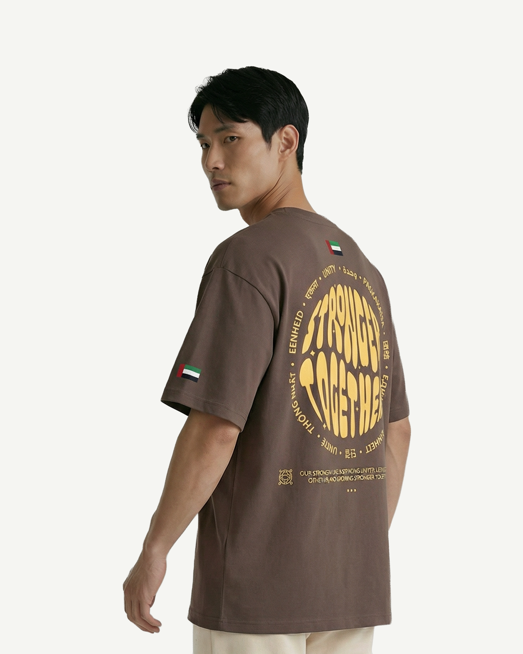 تي شيرت جرافيك للرجال من جلوبال يونيتي