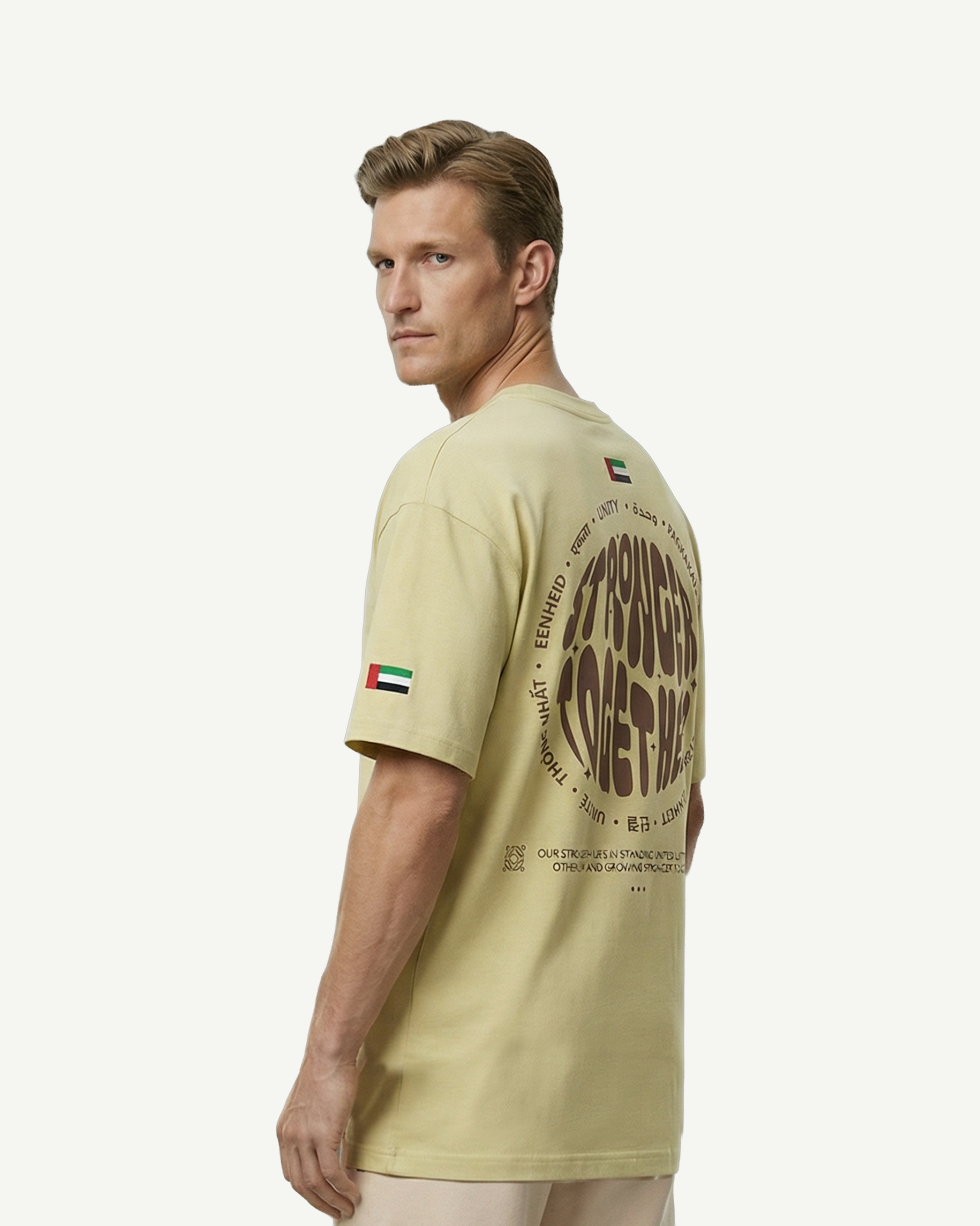 تي شيرت جرافيك للرجال من جلوبال يونيتي